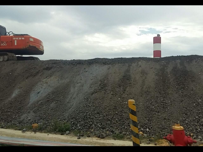 H&agrave;[-]Tĩnh:[-]Cảnh[-]s&aacute;t[-]m&ocirc;i[-]trường[-]'b&oacute;[-]tay'[-]với[-]h&agrave;ng[-]triệu[-]tấn[-]chất[-]thải[-]của[-]Formosa